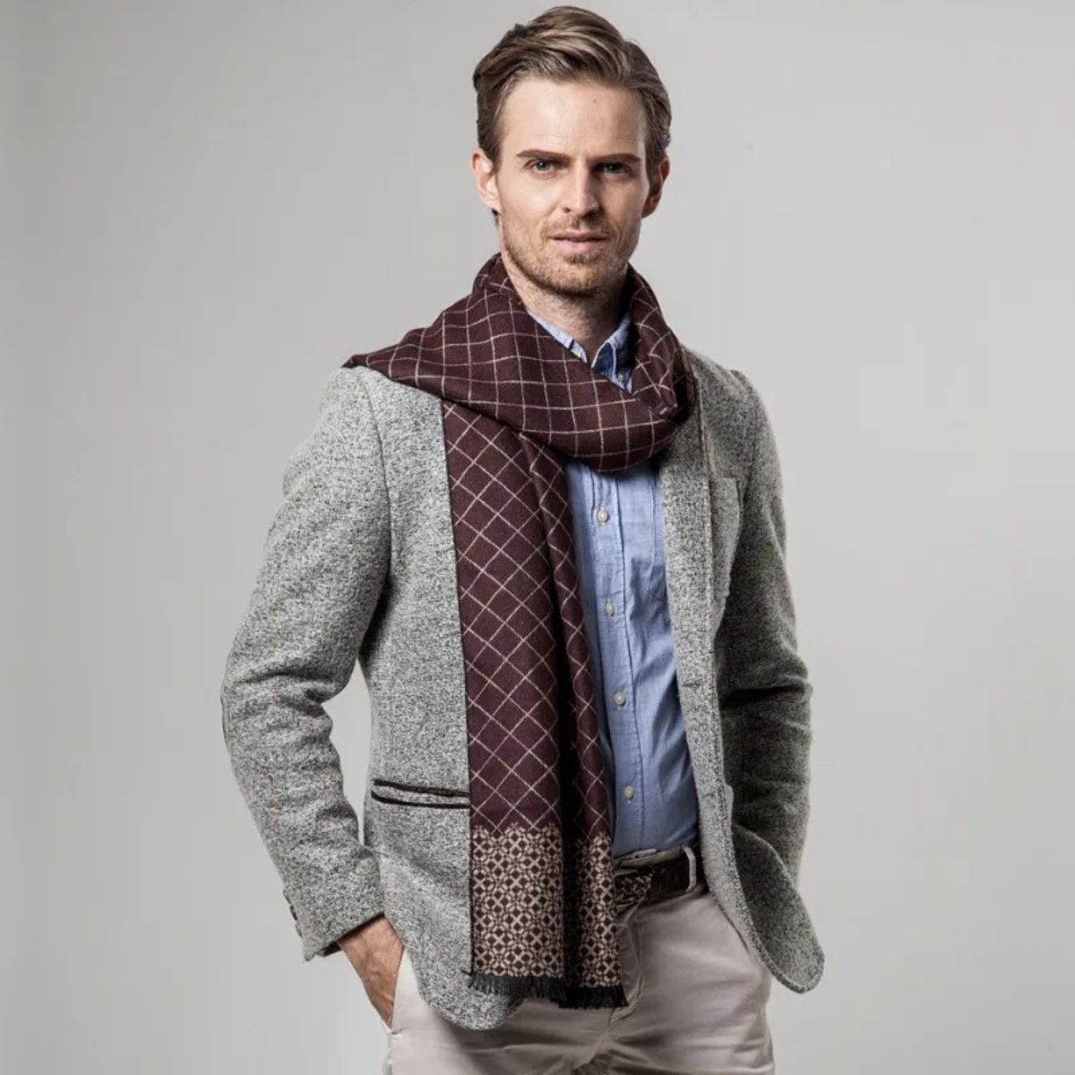 Voss | Men's Cashmere Merino Scarf Black Grid Pattern