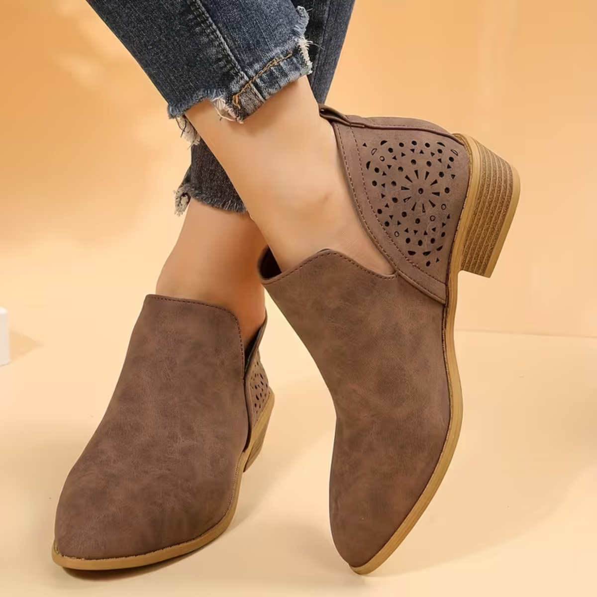 Dama Washington Thea women's perforated ankle boots cream comfortable short heel - view 3