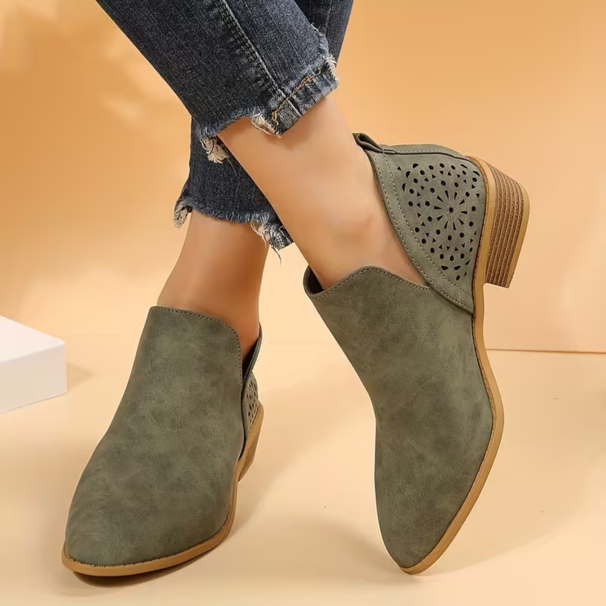 Dama Washington Thea women's perforated ankle boots cream comfortable short heel - view 5
