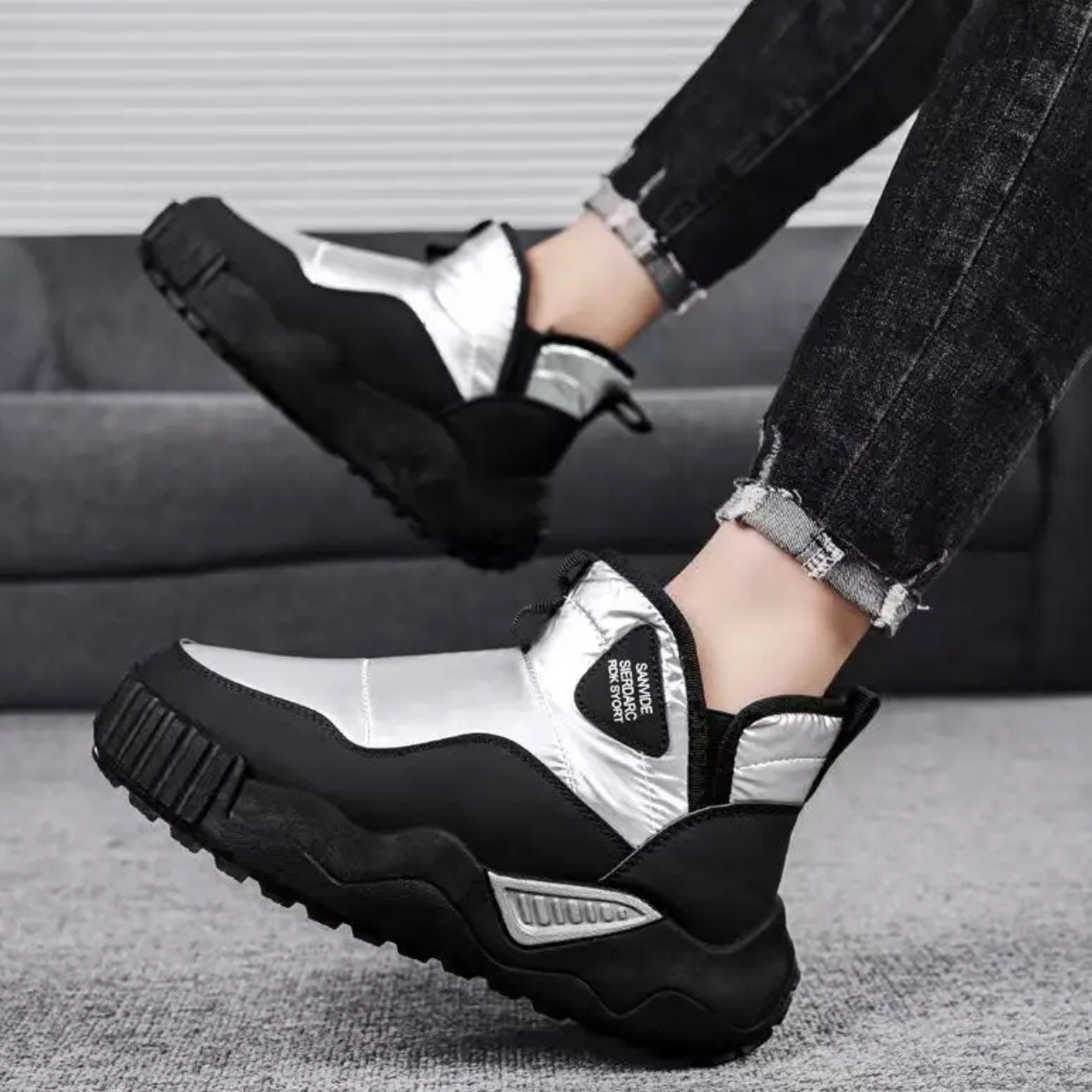 Axel | Men's Insulated Anti Slip Snow Boots Black