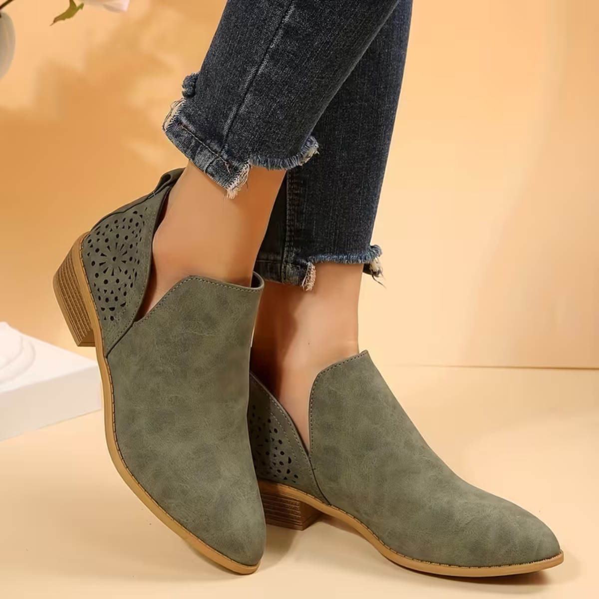 Dama Washington Thea women's perforated ankle boots cream comfortable short heel - view 6