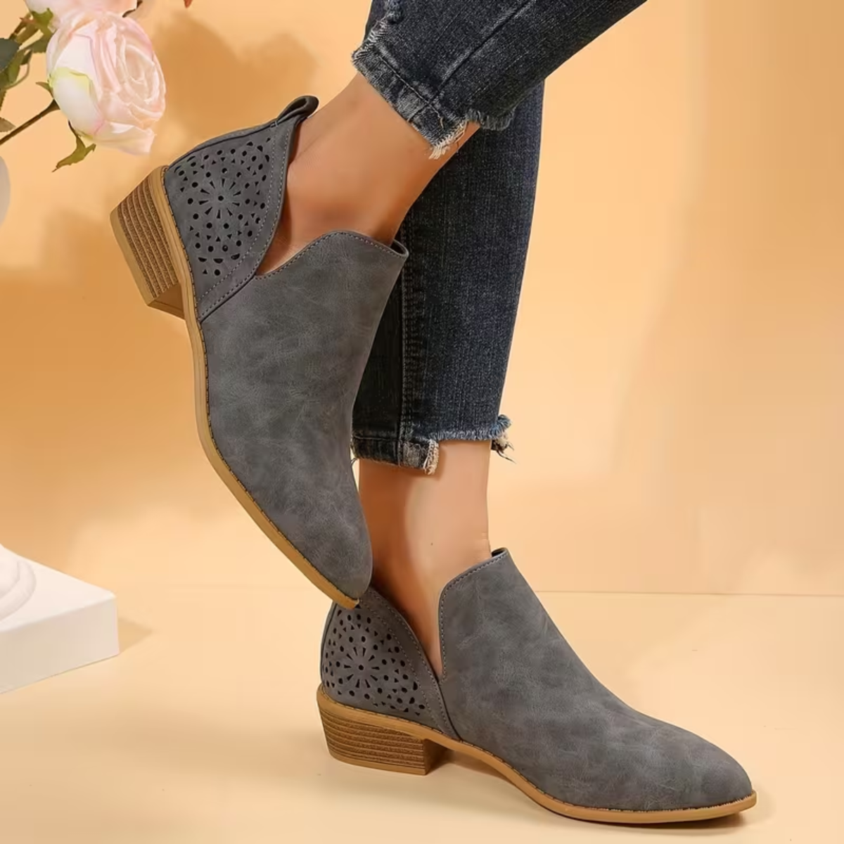 Dama Washington Thea women's perforated ankle boots cream comfortable short heel - view 9