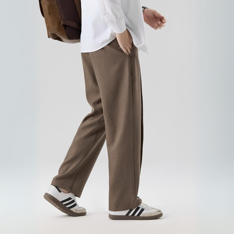 Grant | Men's Relaxed Fit Pleated Dress Pants Brown