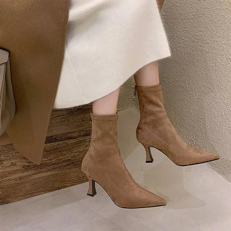 Dama Washington Winifred women's pointed toe kitten heel ankle boots - view 4