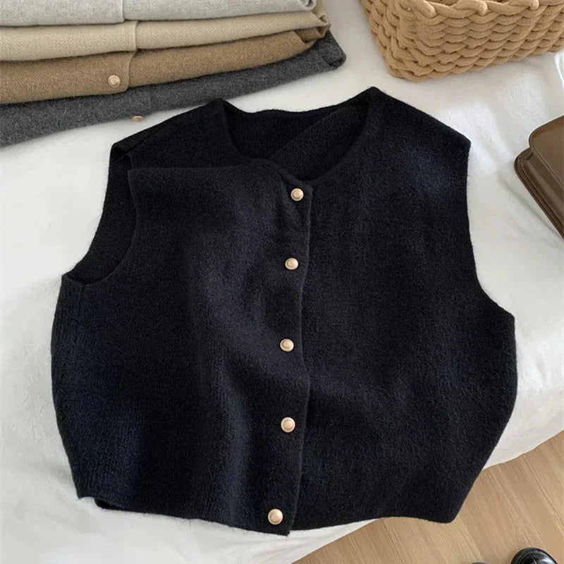 Dama Washington Editha women's button front sleeveless sweater vest - view 4