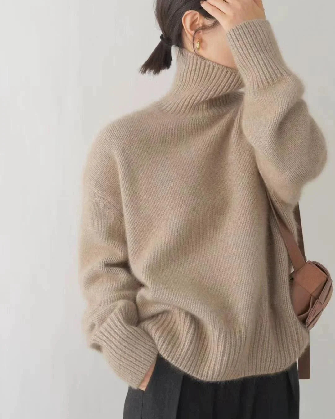 Dama Washington Hesper women's oversized turtleneck sweater - view 3