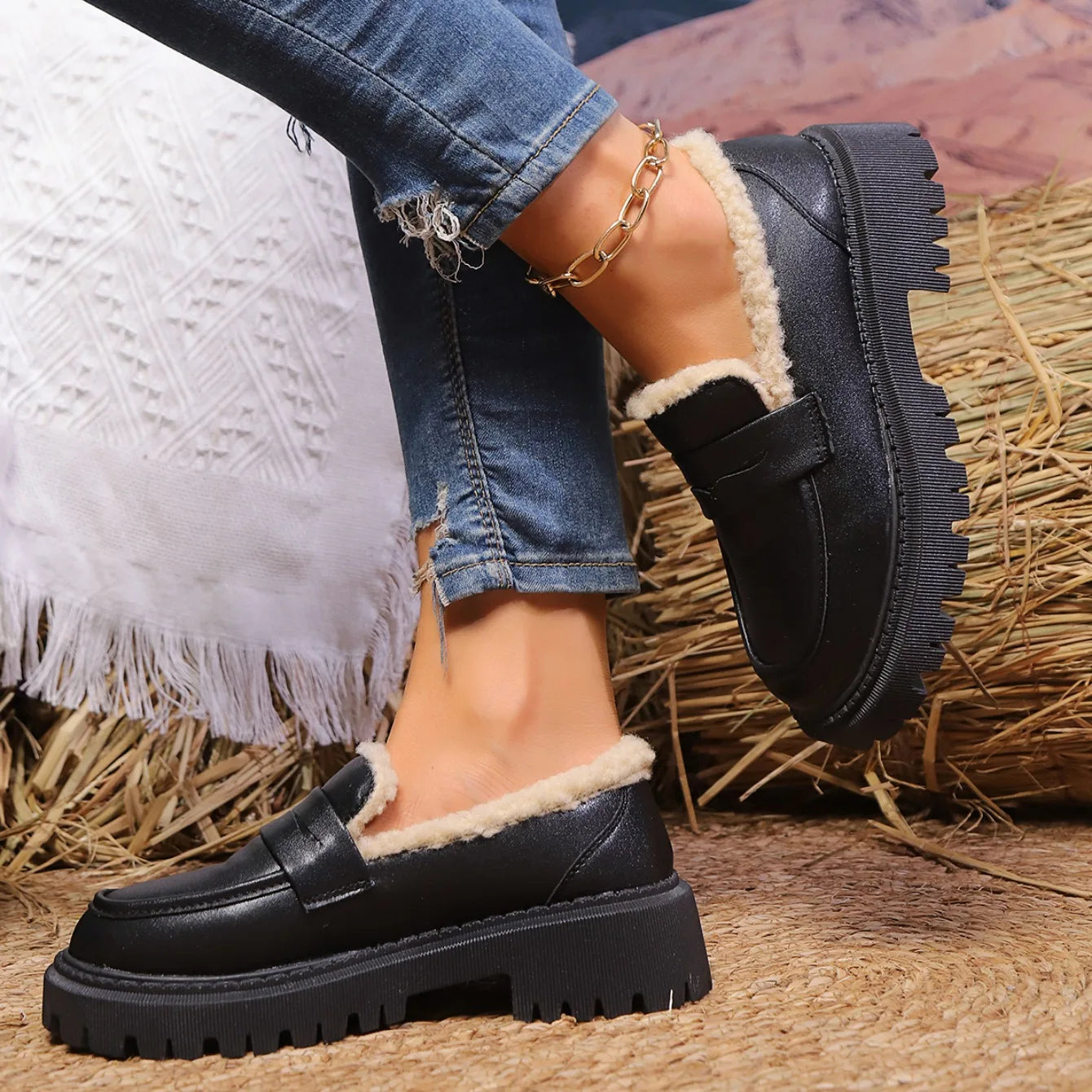 Aria | Women's Sherpa Lined Loafers Black Chain Detail
