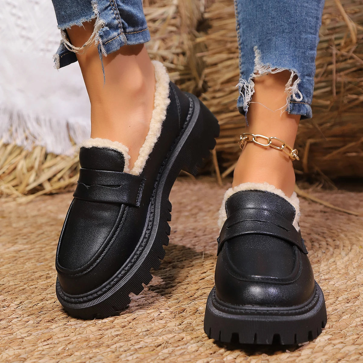 Aria | Women's Sherpa Lined Loafers Black Chain Detail