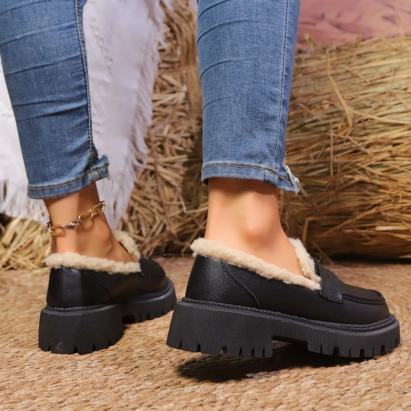 Aria | Women's Sherpa Lined Loafers Black Chain Detail