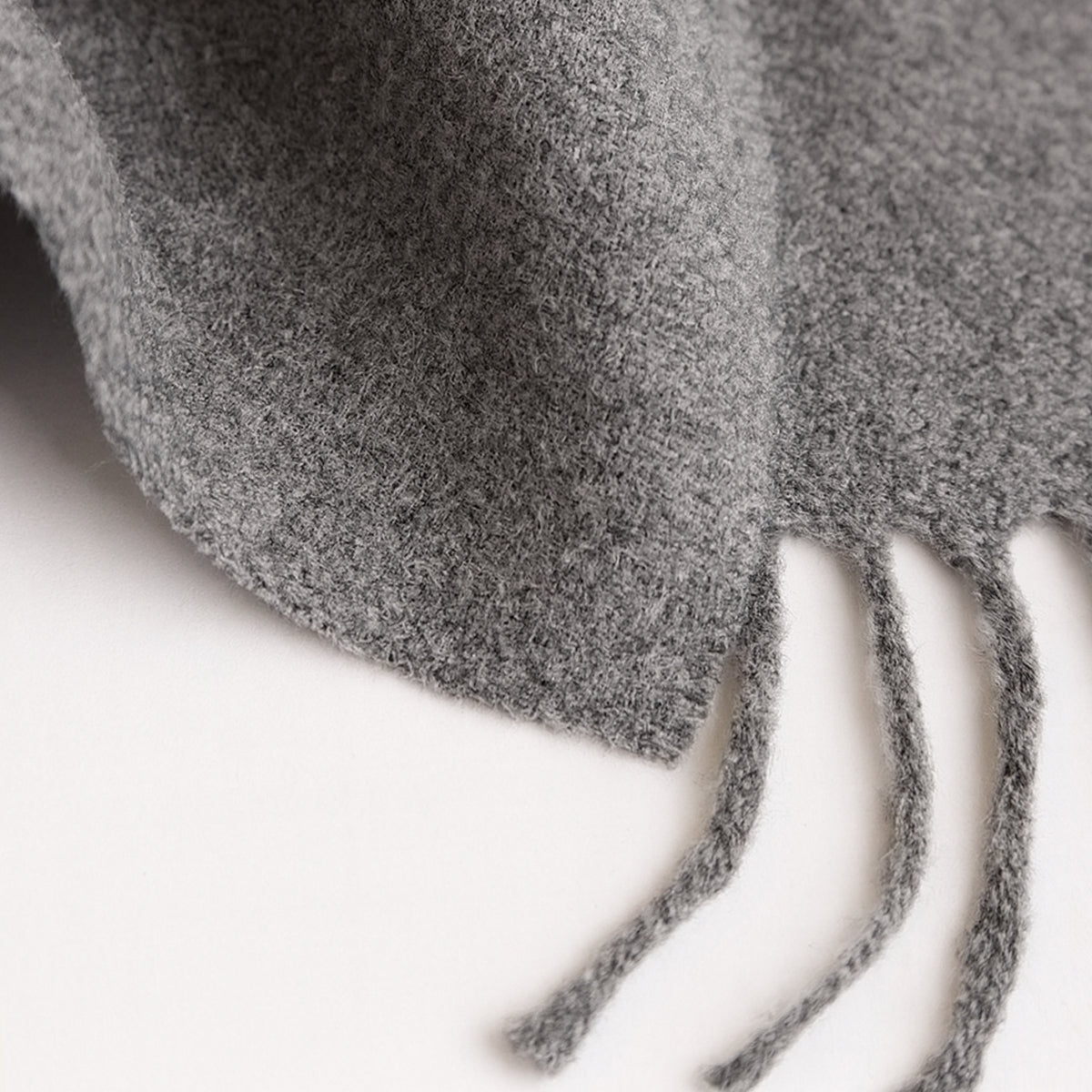Axel | Men's Cashmere Merino Scarf Gray Fringe