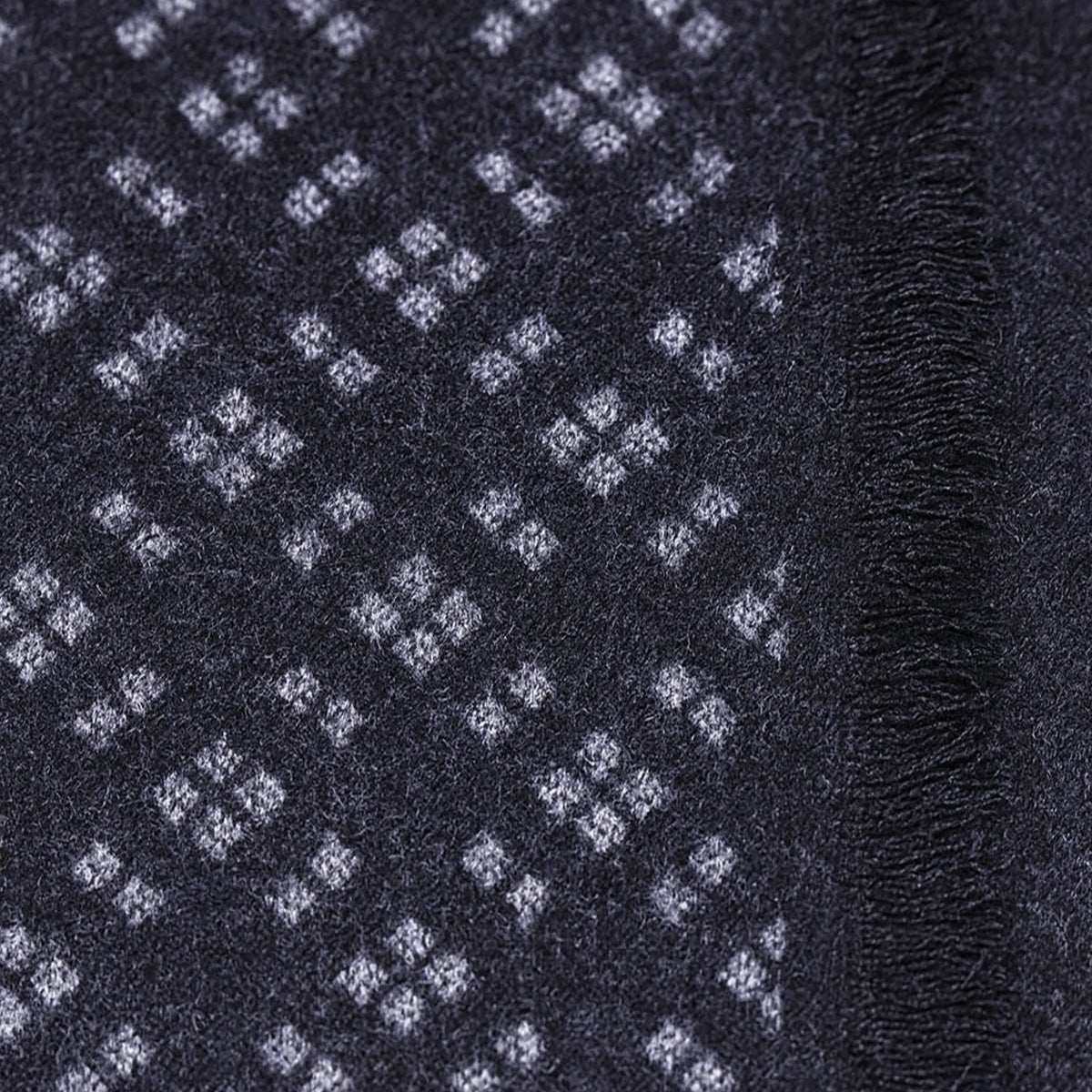 Axel | Men's Cashmere Merino Scarf Black Diamond Pattern