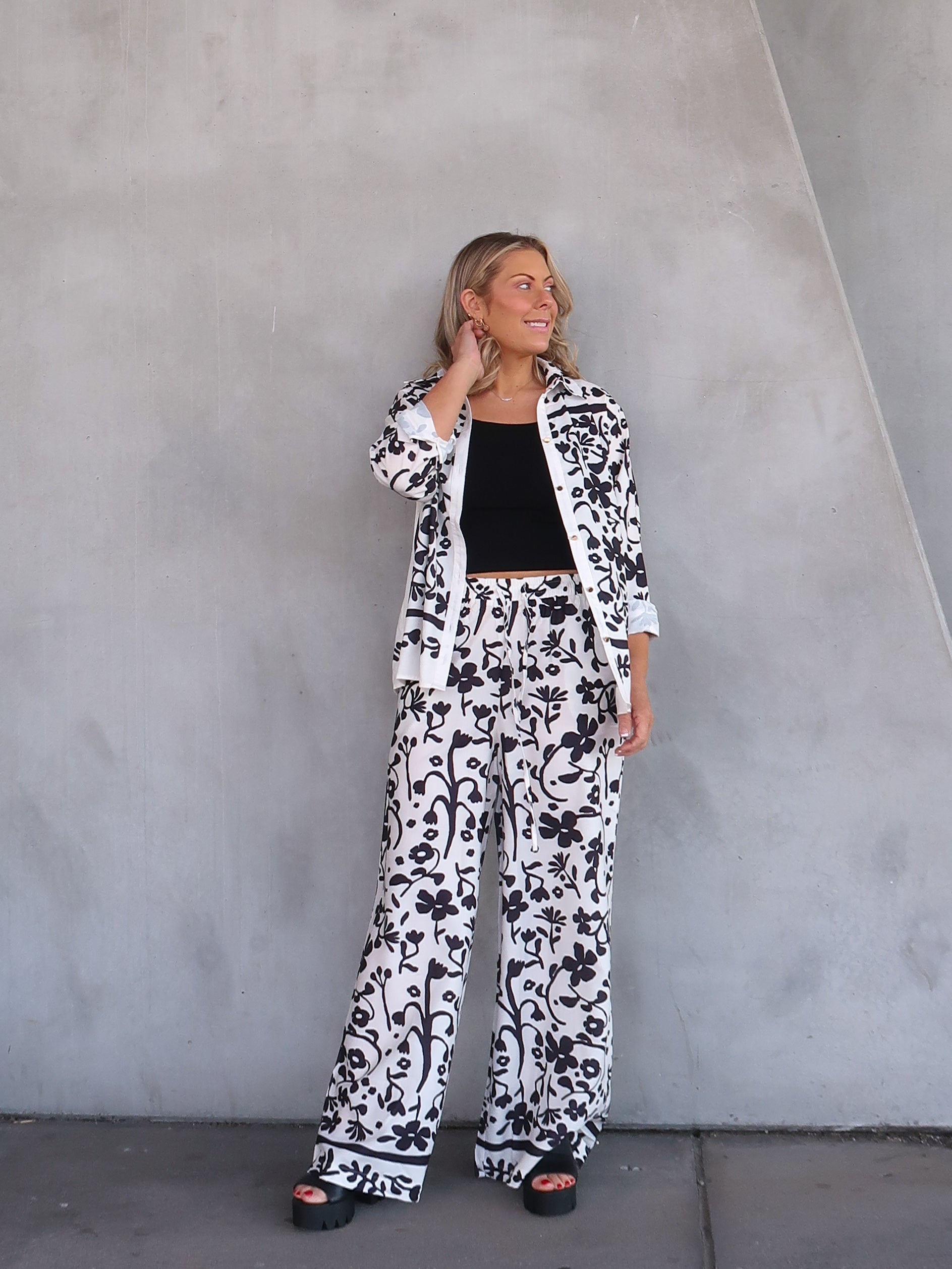 Lola | Women's Floral Wide Leg Pants Cream Black