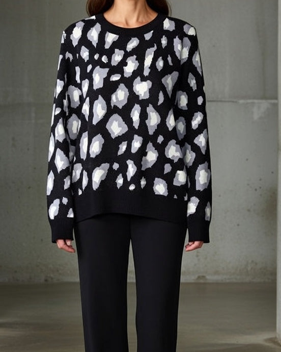 Greta | Women's Leopard Print Crew Neck Sweater Cream Black