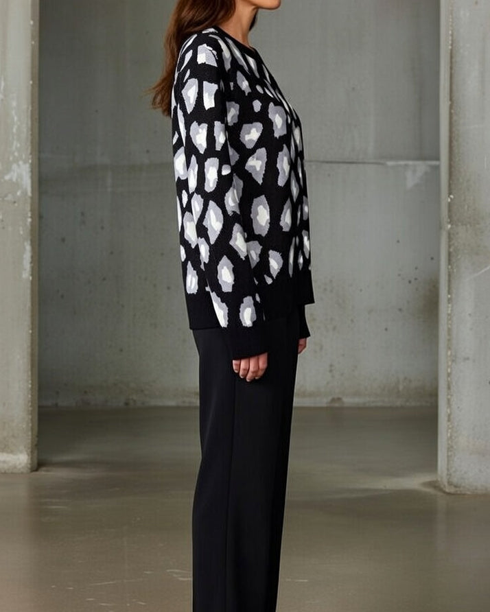 Greta | Women's Leopard Print Crew Neck Sweater Cream Black