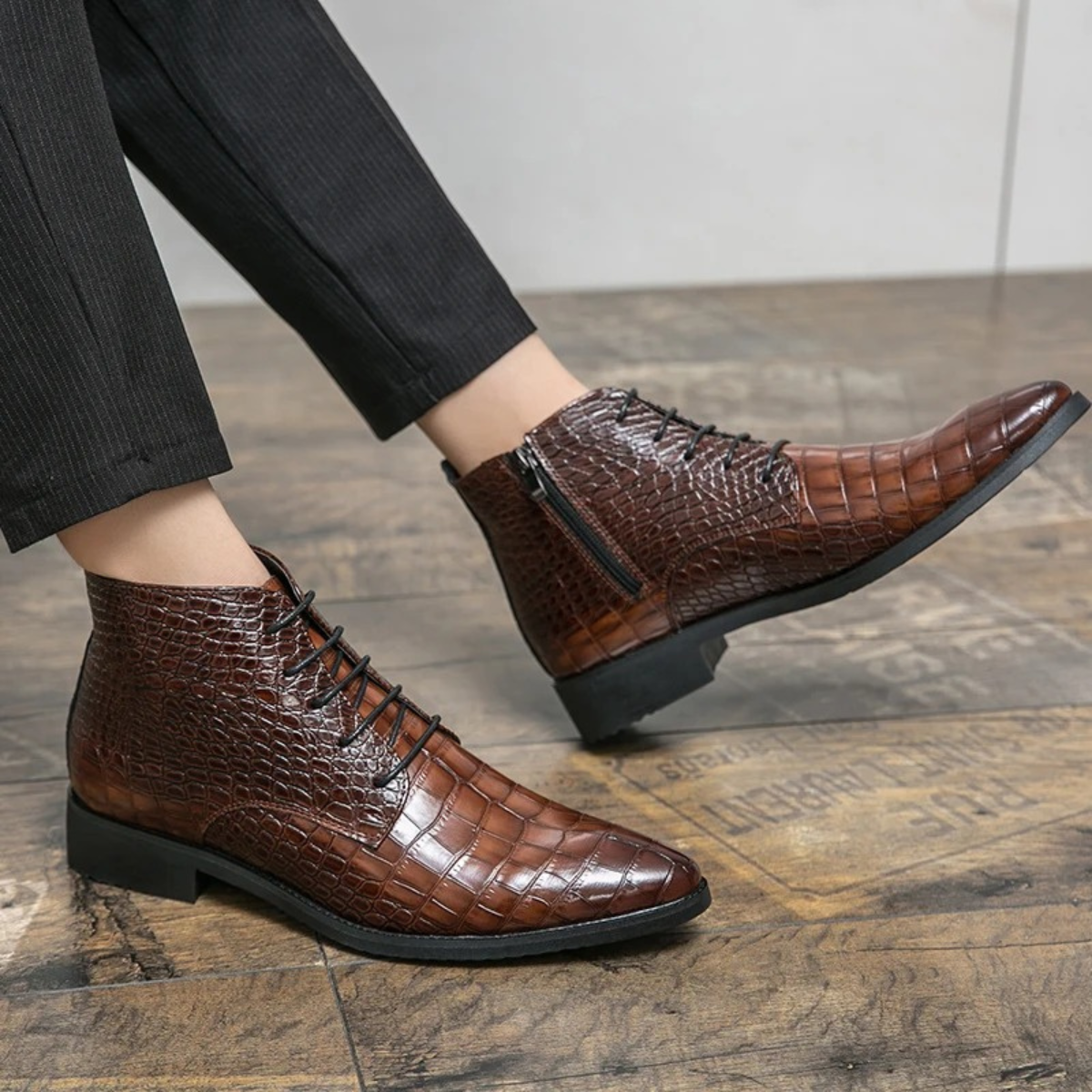 Axel | Men's Crocodile Embossed Leather Ankle Boots Brown