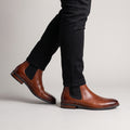 Dama Washington Kai men's leather Chelsea boot cognac black sole - on foot detail