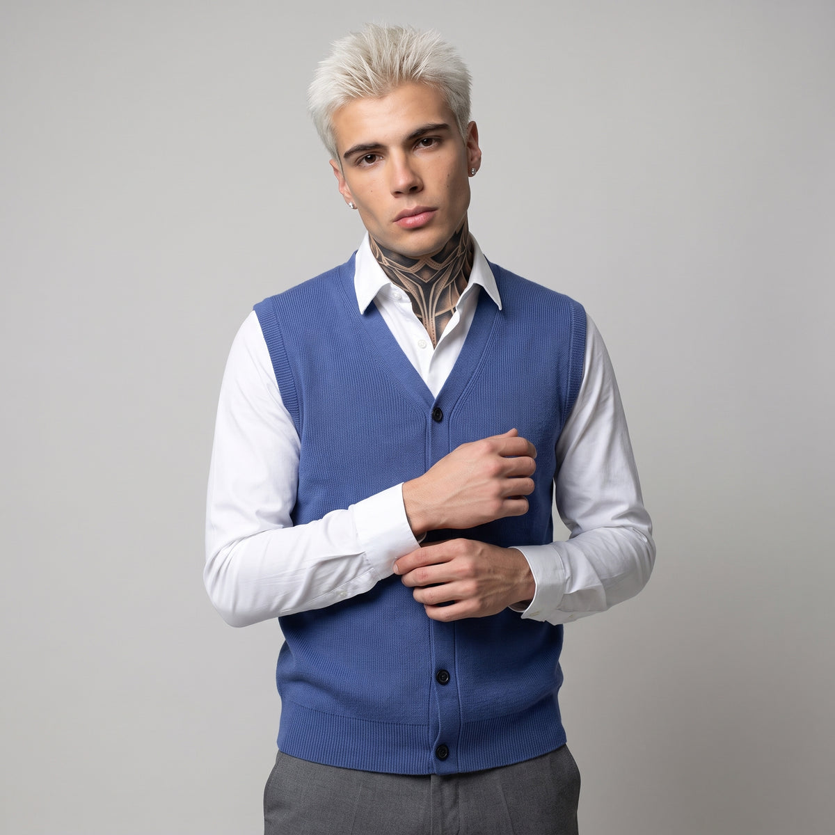 Dama Washington Beau men's button up sweater vest blue - model front view