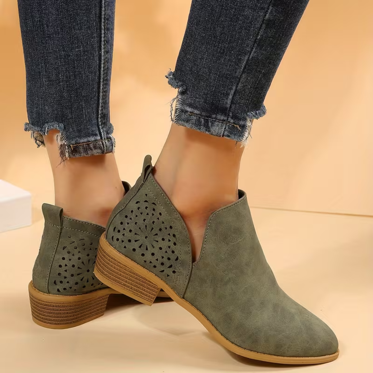 Dama Washington Thea women's perforated ankle boots cream comfortable short heel - view 7