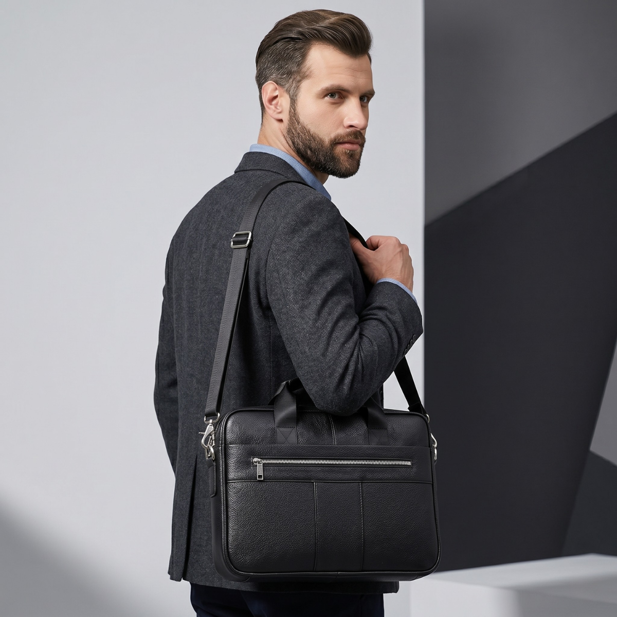 Dama Washington Rouen leather business shoulder bag black - front view