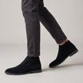 Dama Washington Jax men's suede lace up chukka boots black - on foot detail