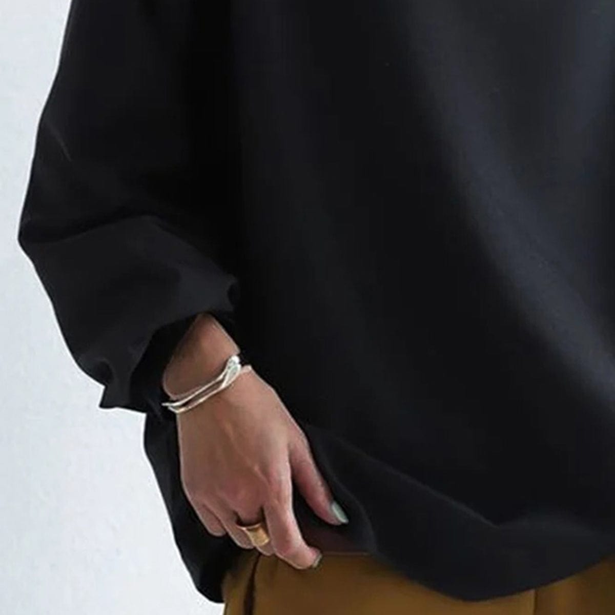 Camille | Women's Oversized Hoodie Black Sweatshirt