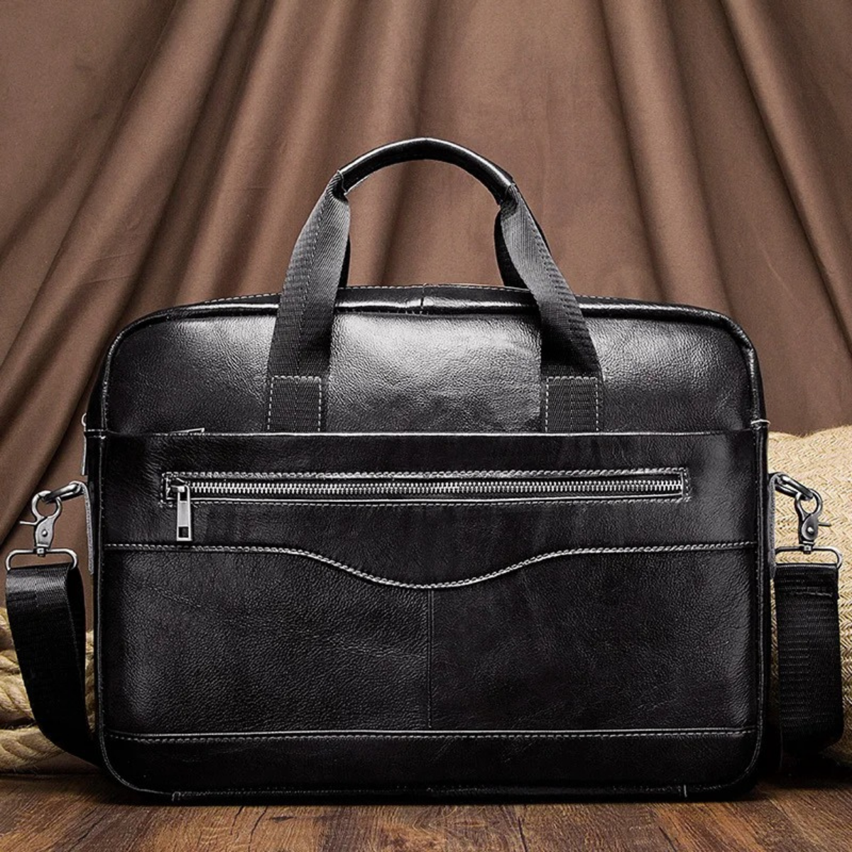 Collioure black leather shoulder bag