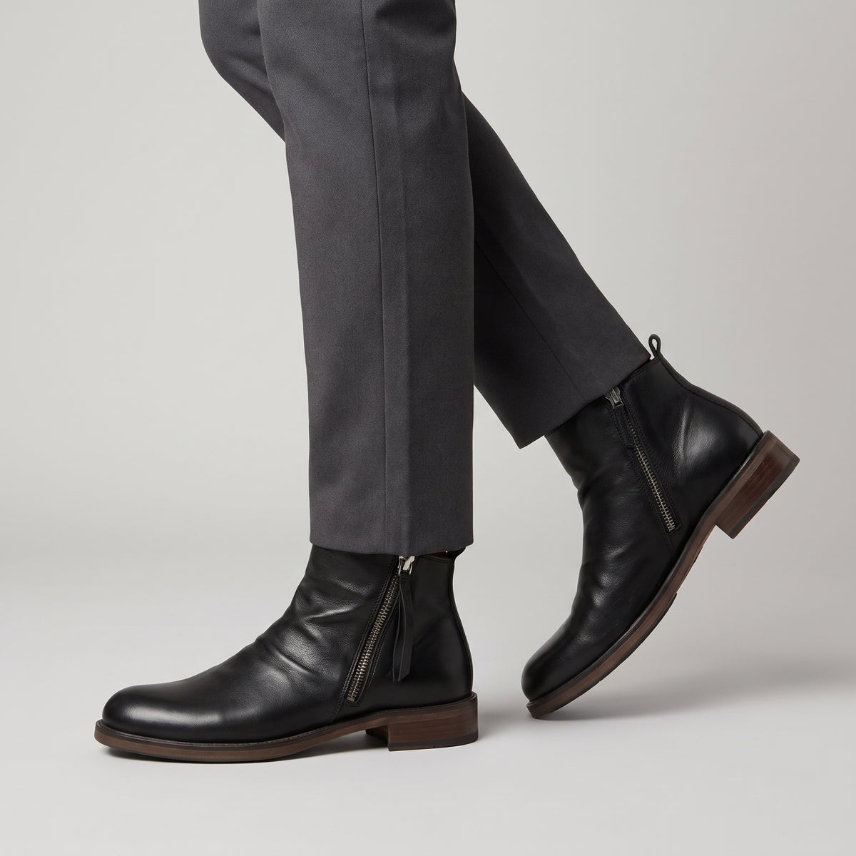 Dama Washington Bram men's leather boot Black side zip - on foot detail