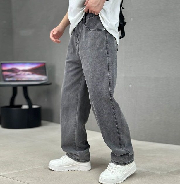 Zeke | Men's Relaxed Fit Jeans Light Blue