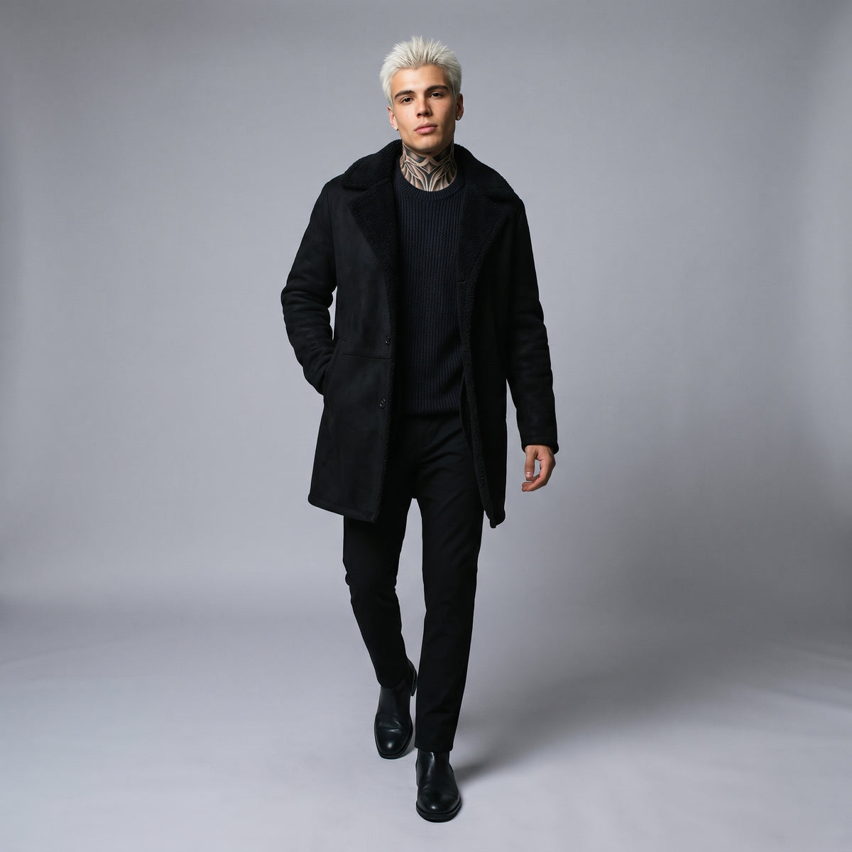 Dama Washington Voss men's sherpa lined wool overcoat black - model front view