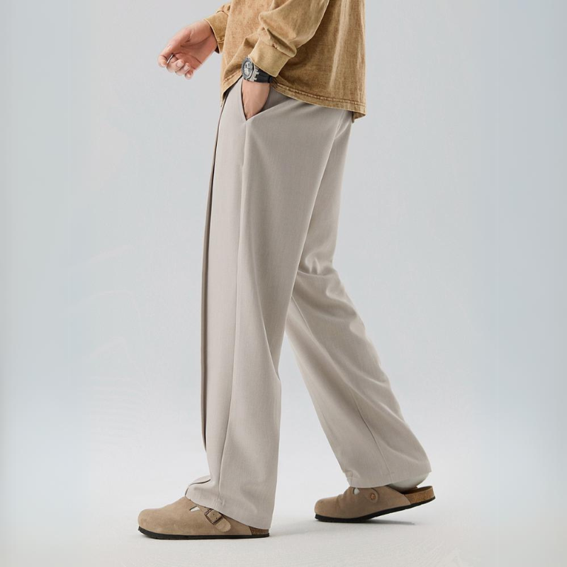 Grant | Men's Relaxed Fit Pleated Dress Pants Brown