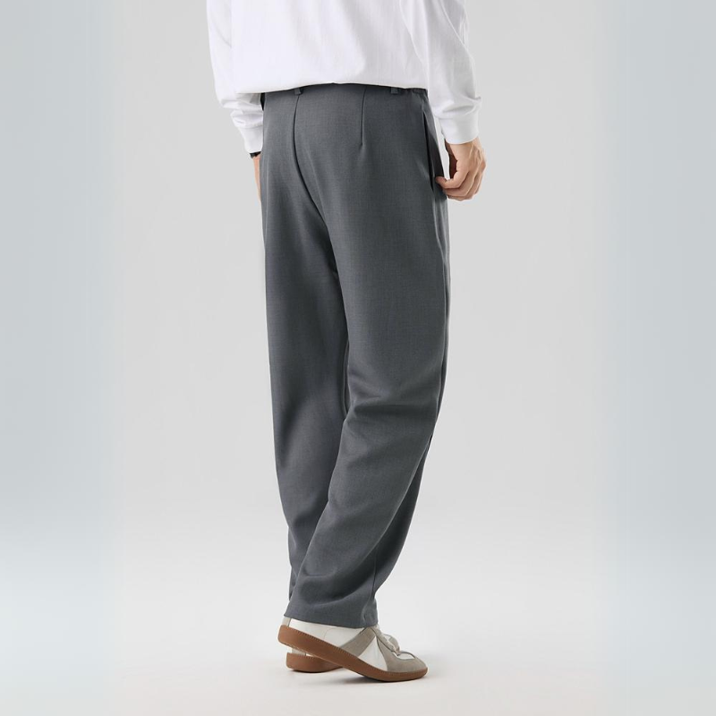 Grant | Men's Relaxed Fit Pleated Dress Pants Brown
