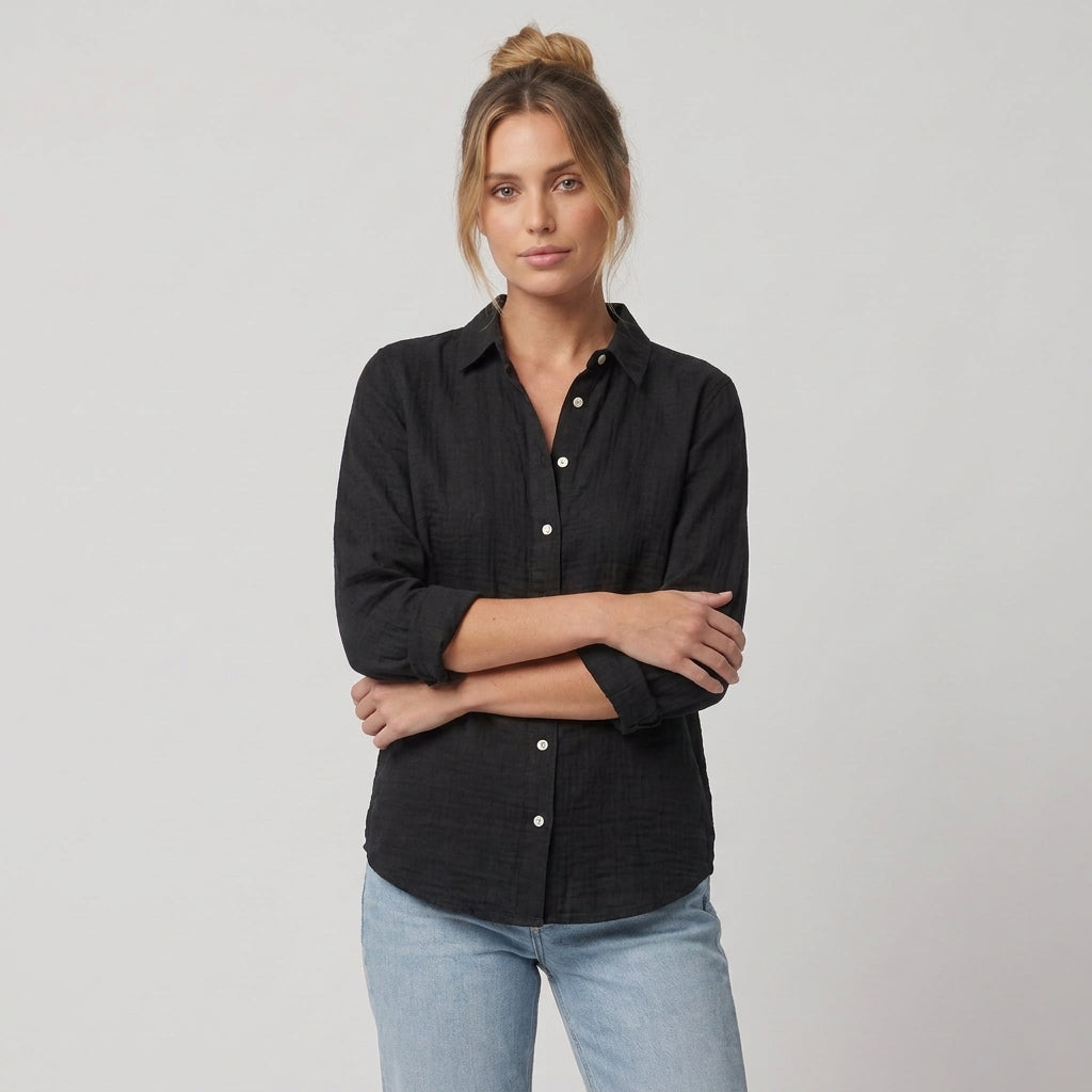 Dama Washington Rosa linen button down shirt Black - model front view