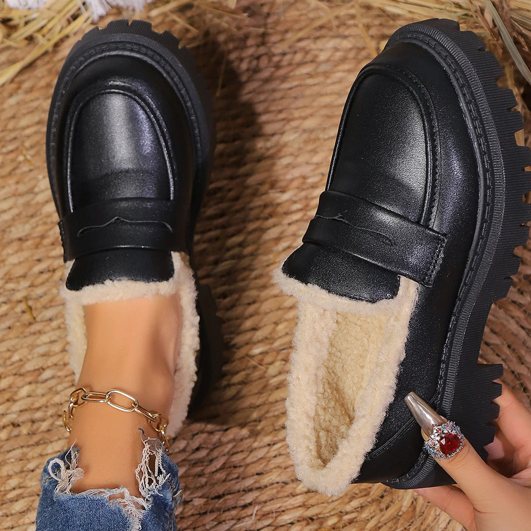 Aria | Women's Sherpa Lined Loafers Black Chain Detail