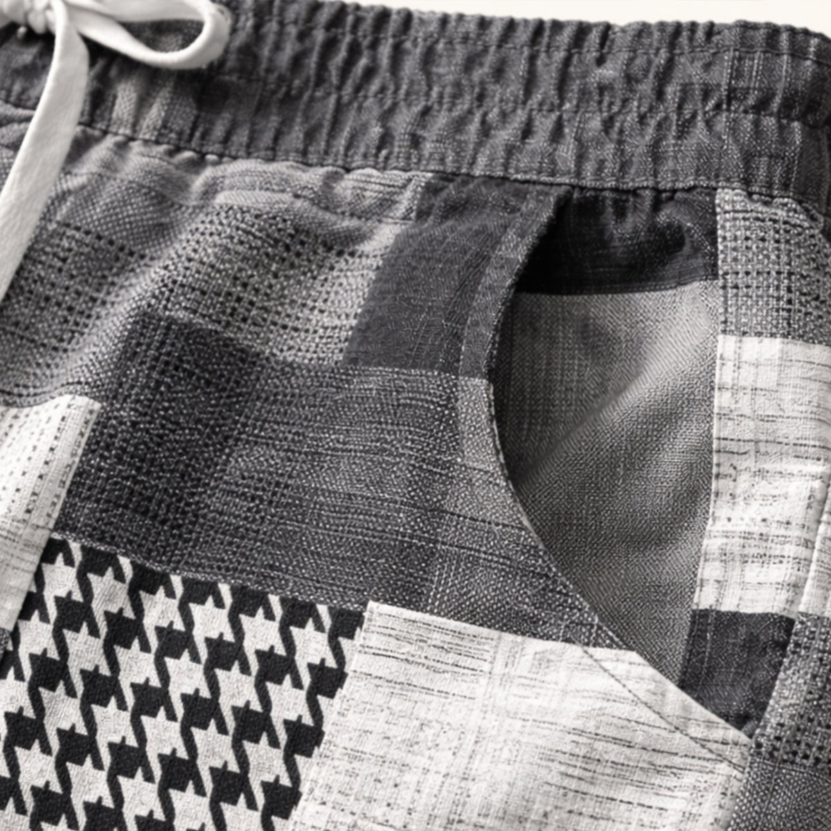 Kai | Men's Houndstooth Plaid Shorts Black White Casual