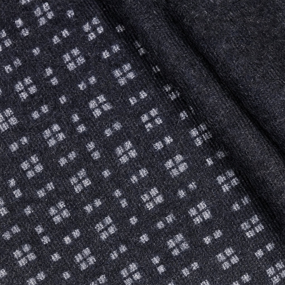 Axel | Men's Cashmere Merino Scarf Black Geometric Pattern Fringe