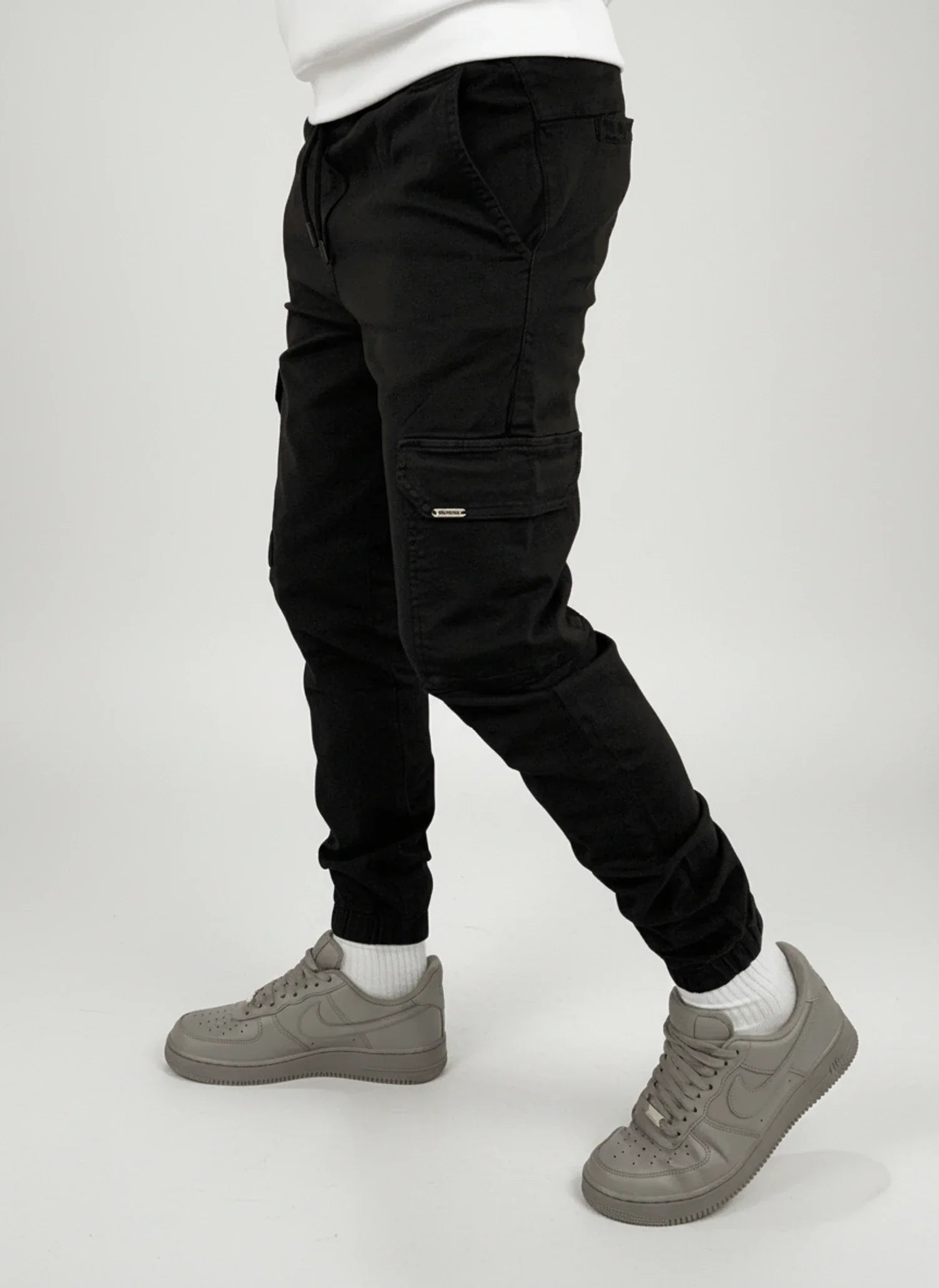 Axel | Men's Cargo Pants Black Tapered Jogger Style
