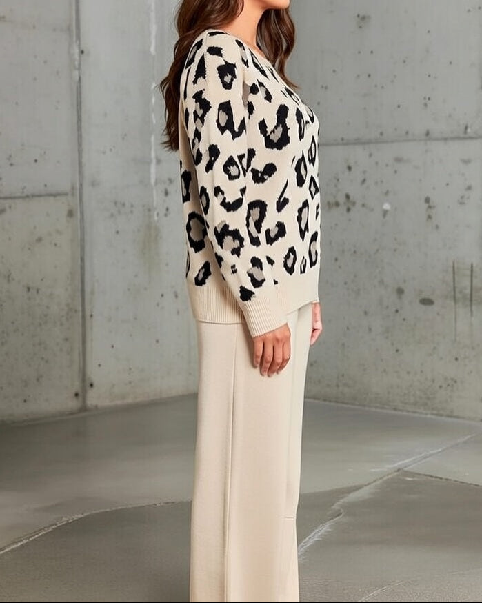 Greta | Women's Leopard Print Crew Neck Sweater Cream Black